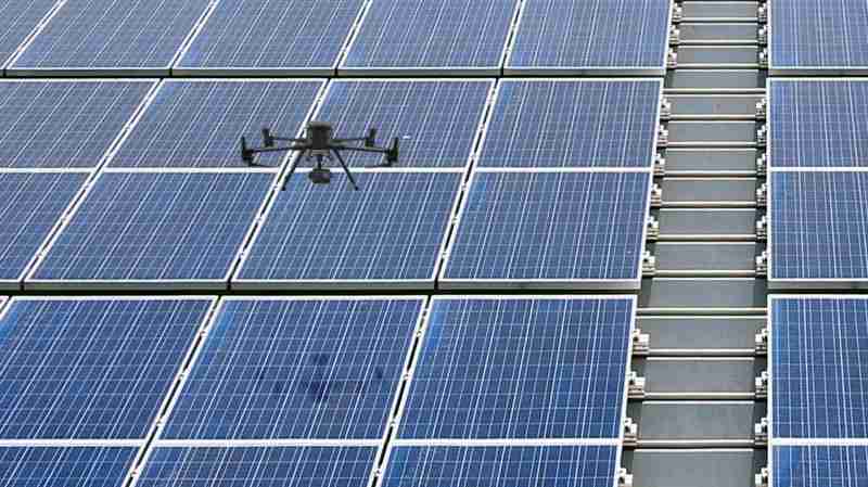 YAXIN111以无人机搭配IR Sensor热显像技术进行全方面模块健检，，，，有效降低人力成本并提升发电量